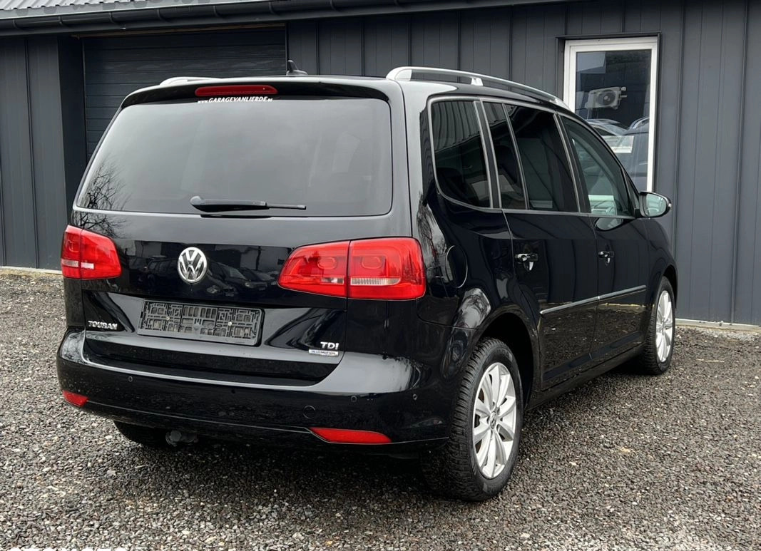 Volkswagen Touran cena 32900 przebieg: 202000, rok produkcji 2011 z Warta małe 436